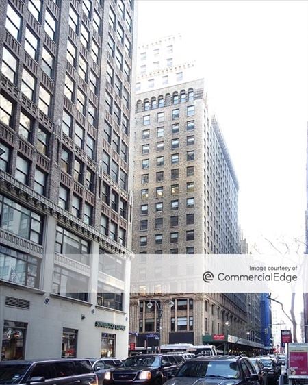 Photo of commercial space at 463 7th Avenue in New York