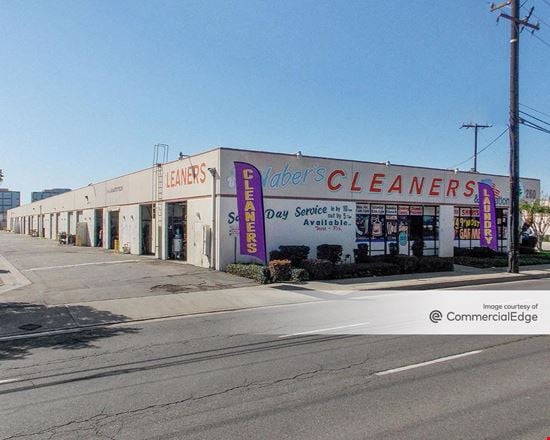 230 E Dyer