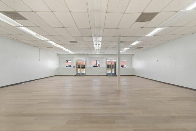 High Exposure Retail Building: 2 Units