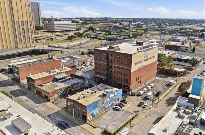 1523 Oak St-6+ Months Free Rent for Buildout