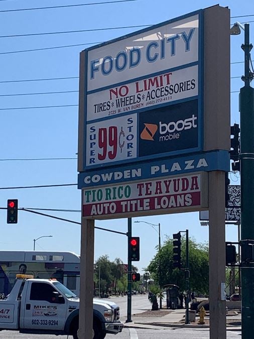 Retail property in Phoenix, AZ