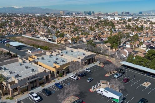 1820 E Warm Springs