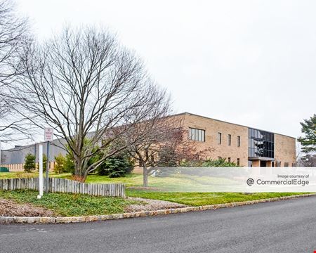 Mount Bethel Corporate Center - 7 Powder Horn Drive - Warren