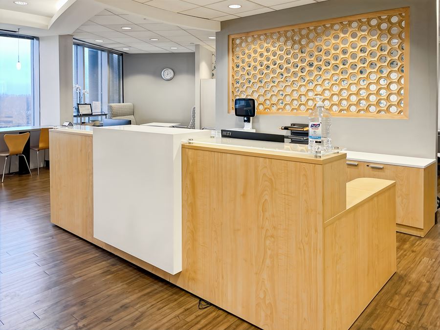 IL, Oak Brook - Oak Brook Pointe
