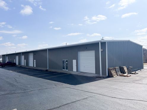 FOR LEASE: 2,500 SF Warehouse Space in Ozark