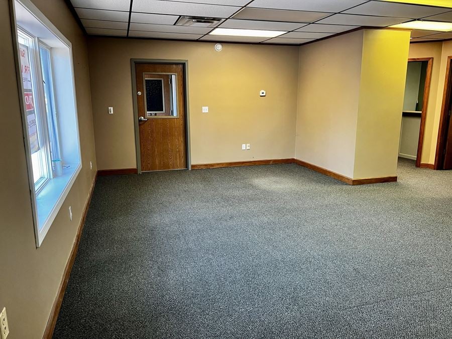 Maple Professional Plaza Office Suite