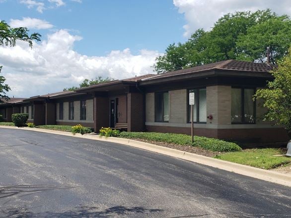 390 E Congress Parkway Crystal Lake