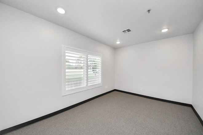 Premier Sugar Land  Office Condo For Sale and/or For Lease