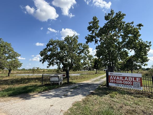 27555 Clay Rd, Katy, TX 77493- 5.909 AC DEVELOPMENT OPPORTUNITY