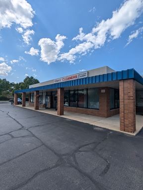 Ravenswood Center Retail | Last Unit Available