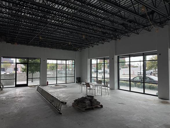 201 E 2nd St - Mixed Use