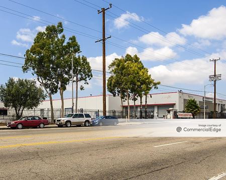 Commercial space for Rent at 13217 South Figueroa Street in Los Angeles