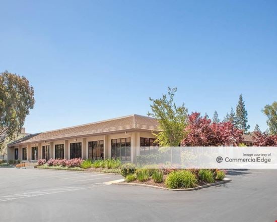 Montague Oaks Business Park - 631-633, 641-645 & 651-655 River Oaks Pkwy