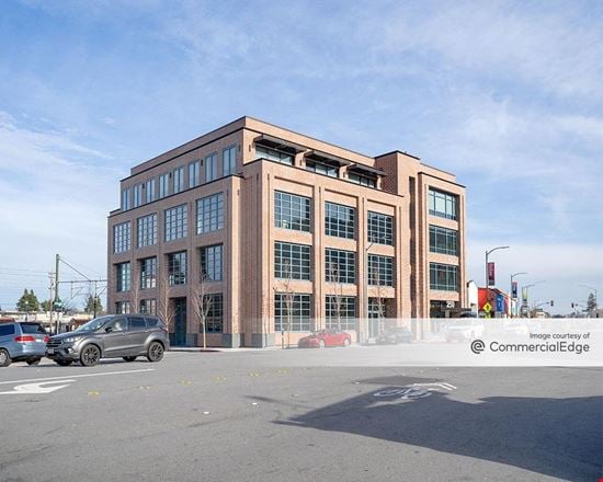 250 California At Burlingame Station