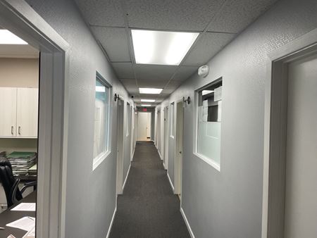1359 E Sample Rd - Pompano Beach