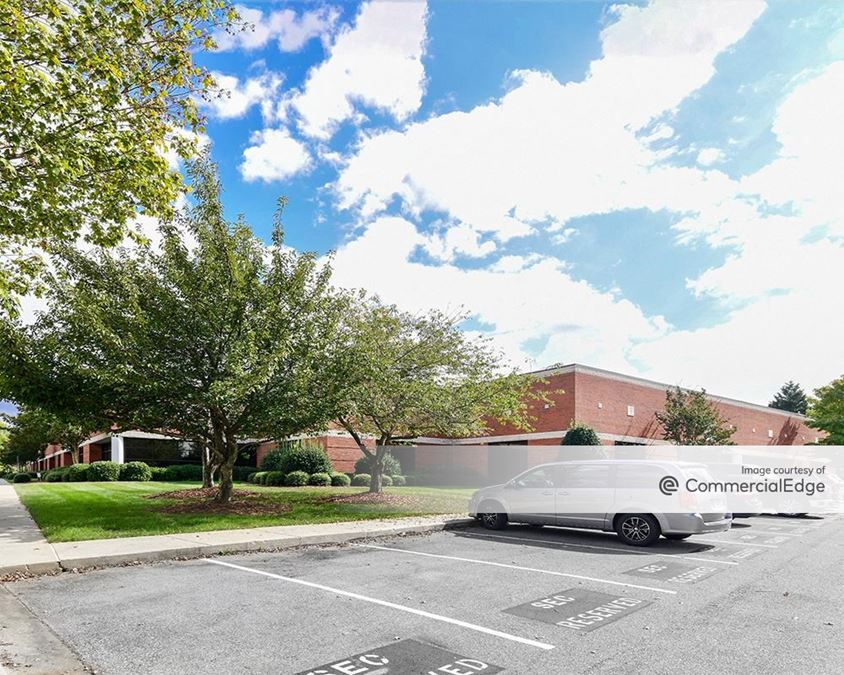 8203 Piedmont Triad Pkwy, Greensboro, NC Office Space