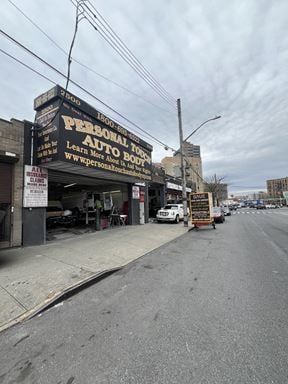 6,100 SF | Corner Retail/Industrial Building with Successful Auto Repair For Sale