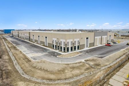 Commercial space for Rent at 23950 Mound Road in Warren