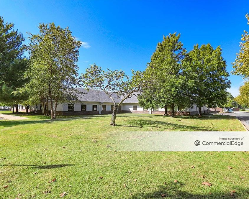 Utica Park Clinic 76th & Lewis 7600 South Lewis Avenue Office