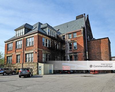 The Brownhoist - 4403 Saint Clair Avenue