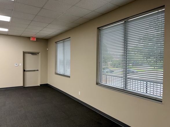 Office Space Along I-20