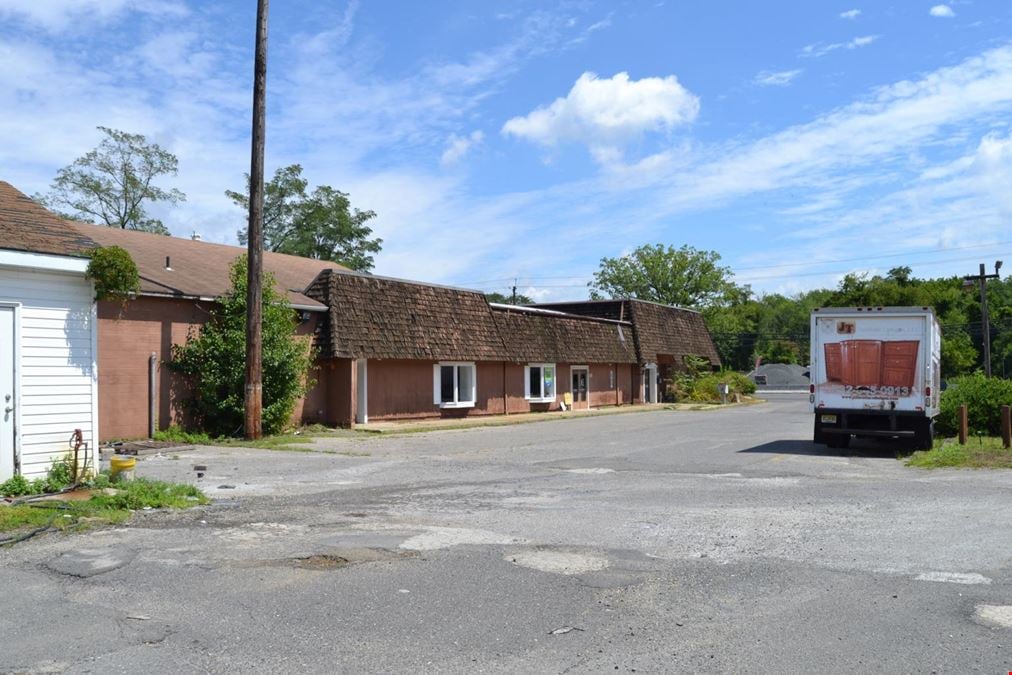 Retail property in Howell, NJ
