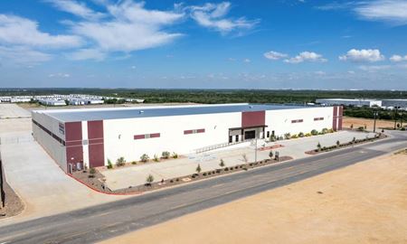 Industrial space for Rent at 172 E Interamerica Blvd in Laredo