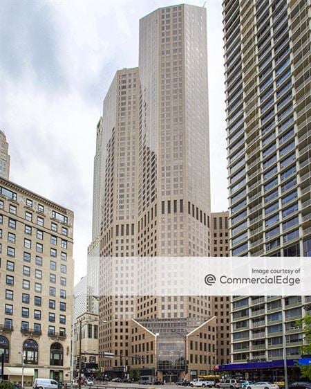Office space for Rent at 980 North Michigan Avenue in Chicago