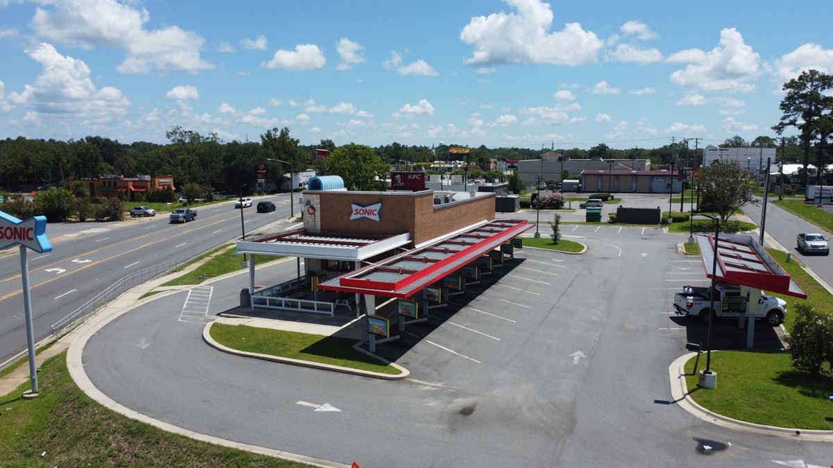 Free Standing Restaurant with Drive Through