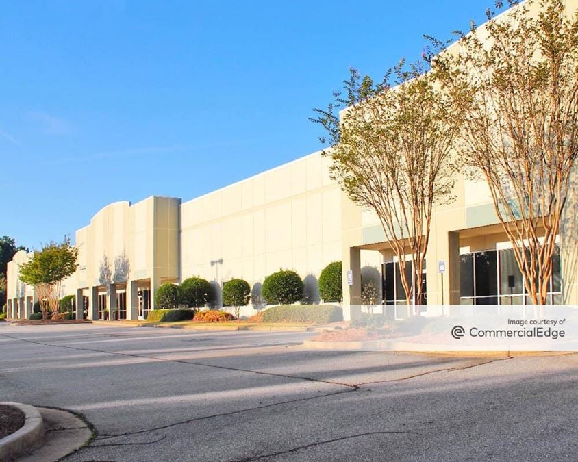 Newpoint Commons - 2160 Breckinridge Blvd