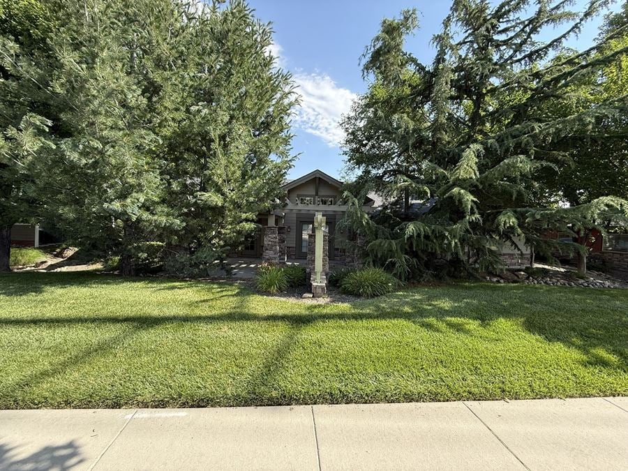903 E Winding Creek Dr