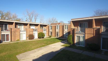 Multi-Family space for Sale at 19320 Greenfield Manor in Detroit
