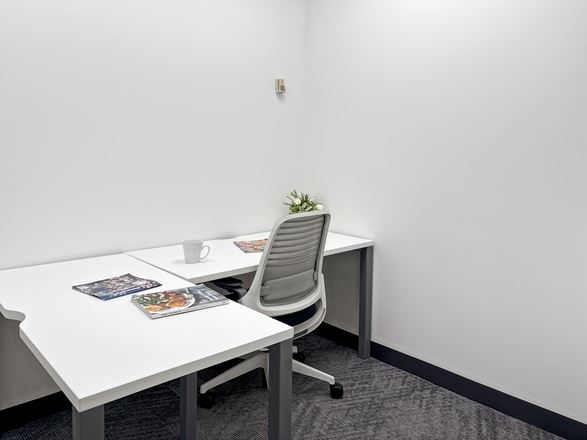 Regus - Hampton - Frontage Rd
