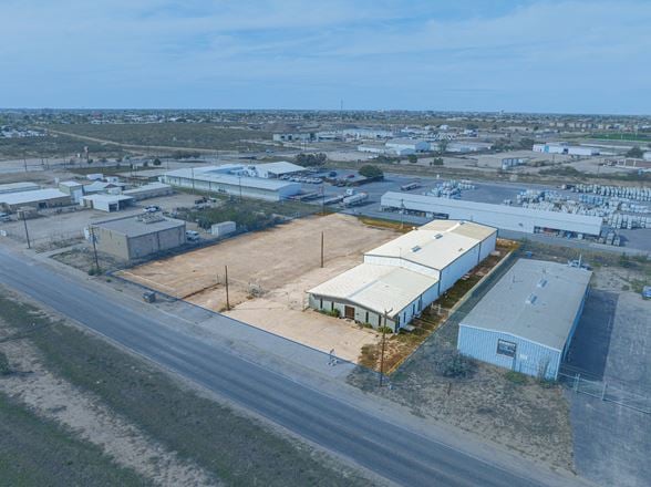 Warehouse/Office Off E Hwy 80