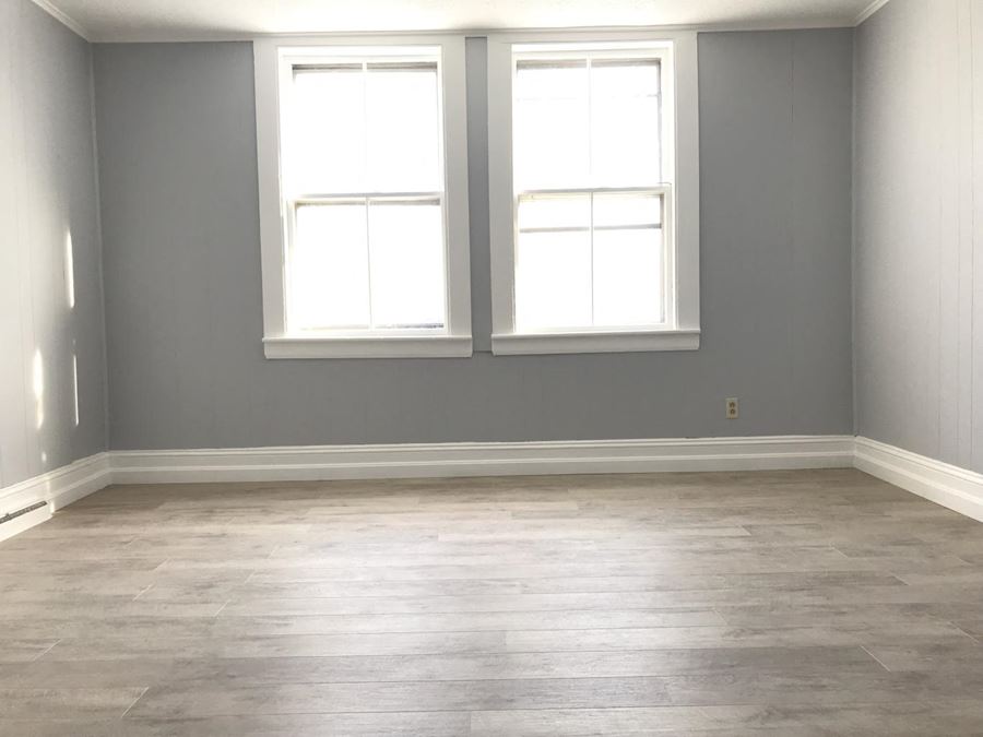 15-19 Snows Court