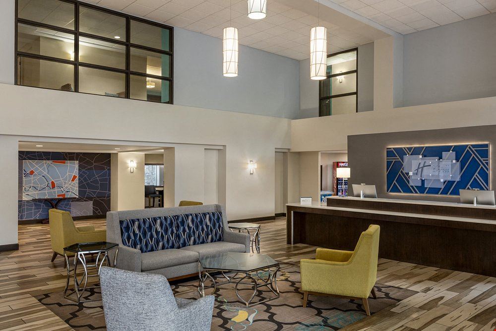 Holiday Inn Express & Suites Colorado Springs Central