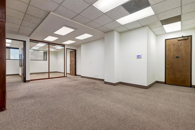 250 N Robertson