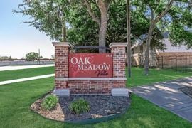 Oak Meadow Villa Apartments | 220 Units | 54.5% Occupied
