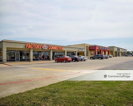Photo of commercial space at 2005 South Washington Street in Kaufman