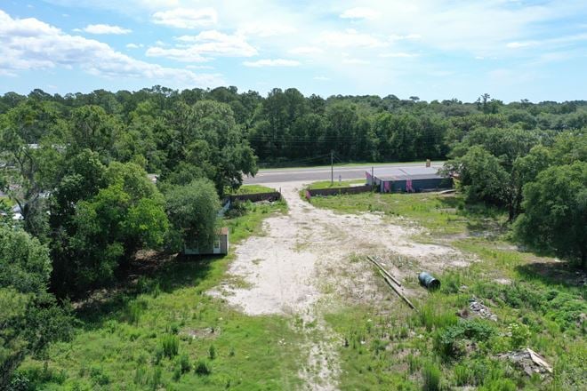 5.54± Acres | Dual Frontage | Existing Improvements