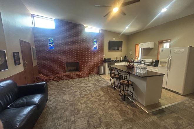 2808 Azalea Pl
