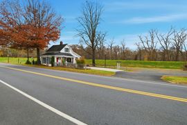 148 River St