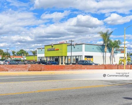 Retail space for Rent at 19407 Victory Blvd in Reseda