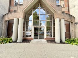 35 South Park Place