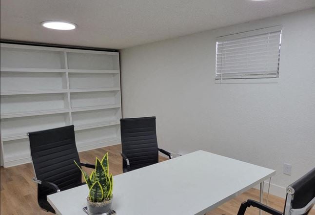 AW Management LLC - 1400 Laredo