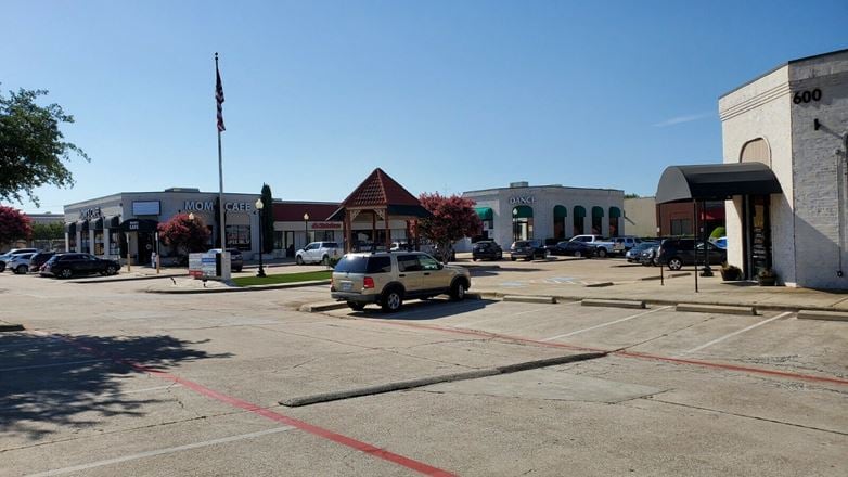 Eagle Plaza