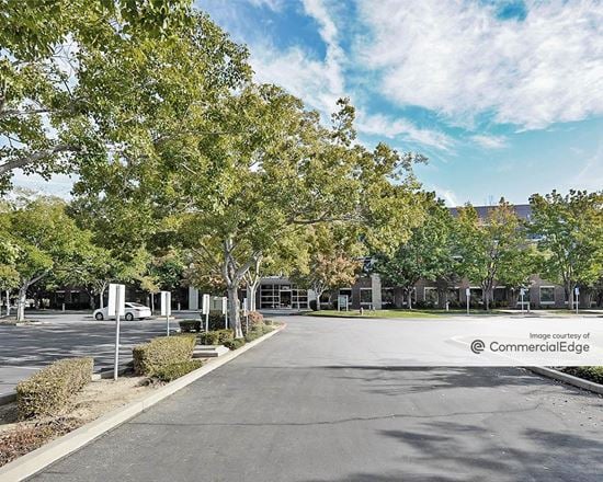 Crown Plaza - 2750 Gateway Oaks Drive