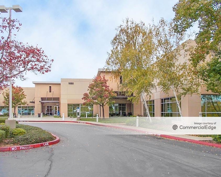 Parkway Corporate Plaza - 1680 East Roseville Pkwy