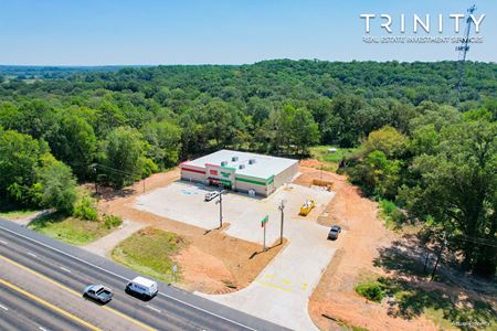 Photo of commercial space at 12156 Hwy 271 in Owentown