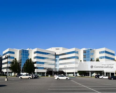 Franklin Avenue Plaza - 1225 Franklin Avenue